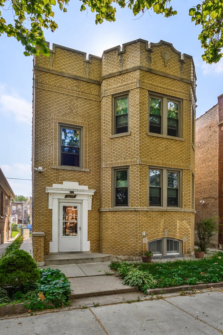 5823 N Rockwell Street G IL