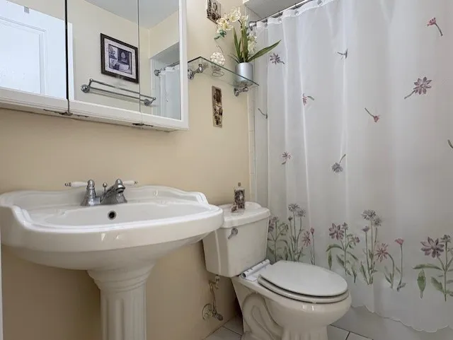 4623 N CHESTER Avenue 105 IL