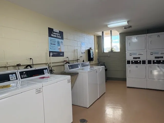 4623 N CHESTER Avenue 105 IL