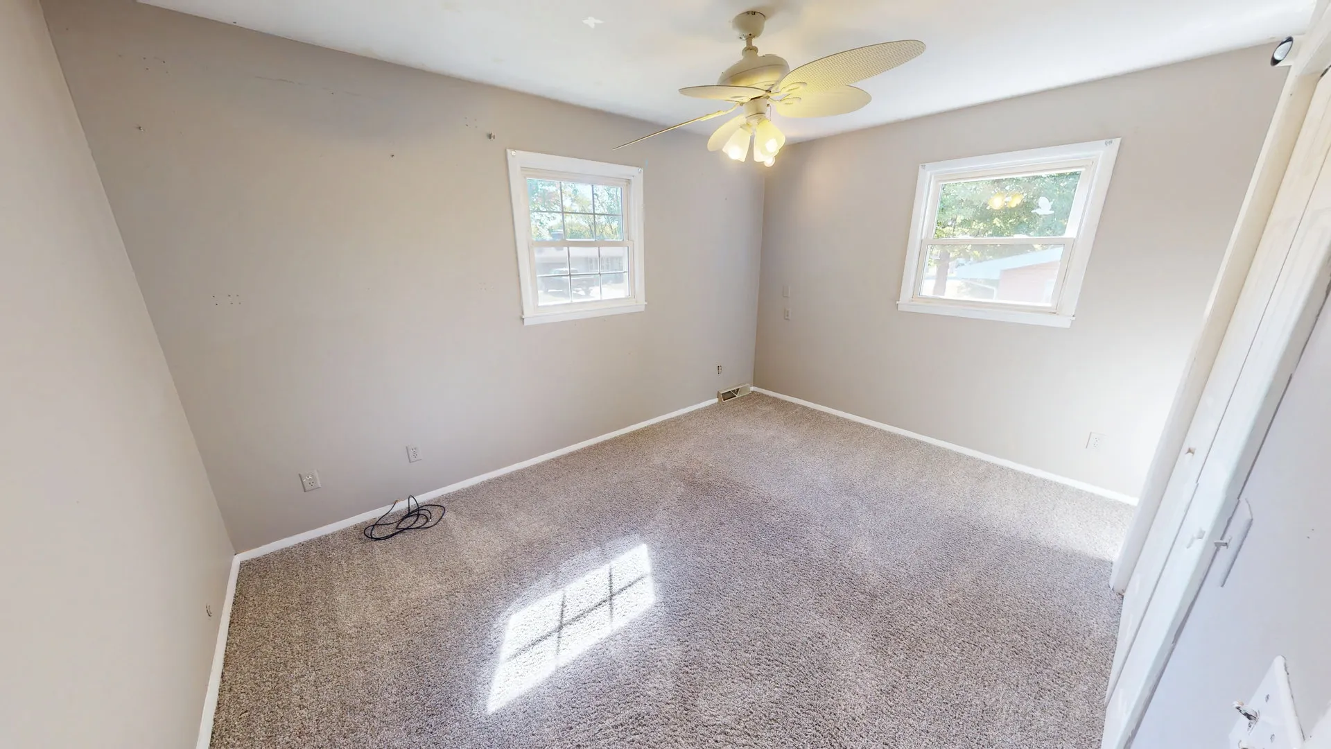 102 W Douglas Street IL