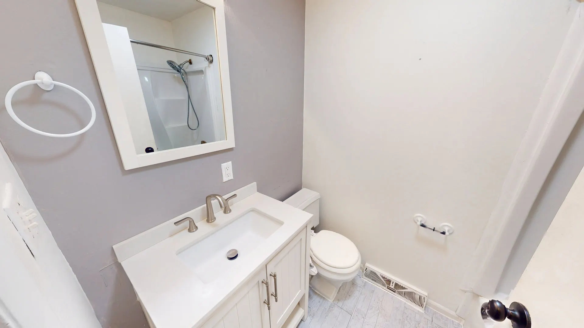 102 W Douglas Street IL