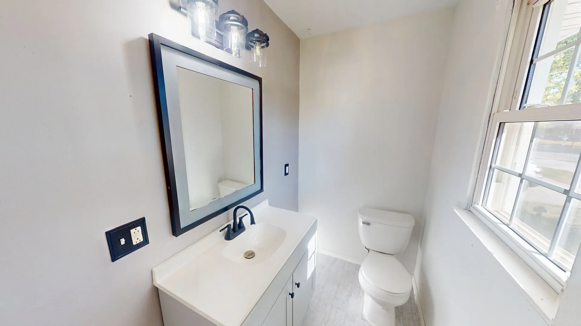 102 W Douglas Street IL