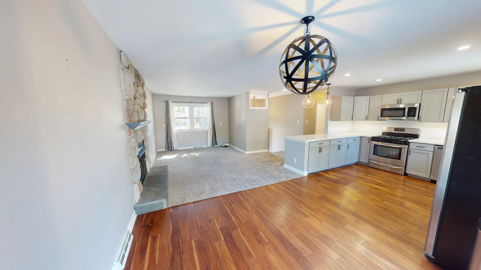 102 W Douglas Street IL