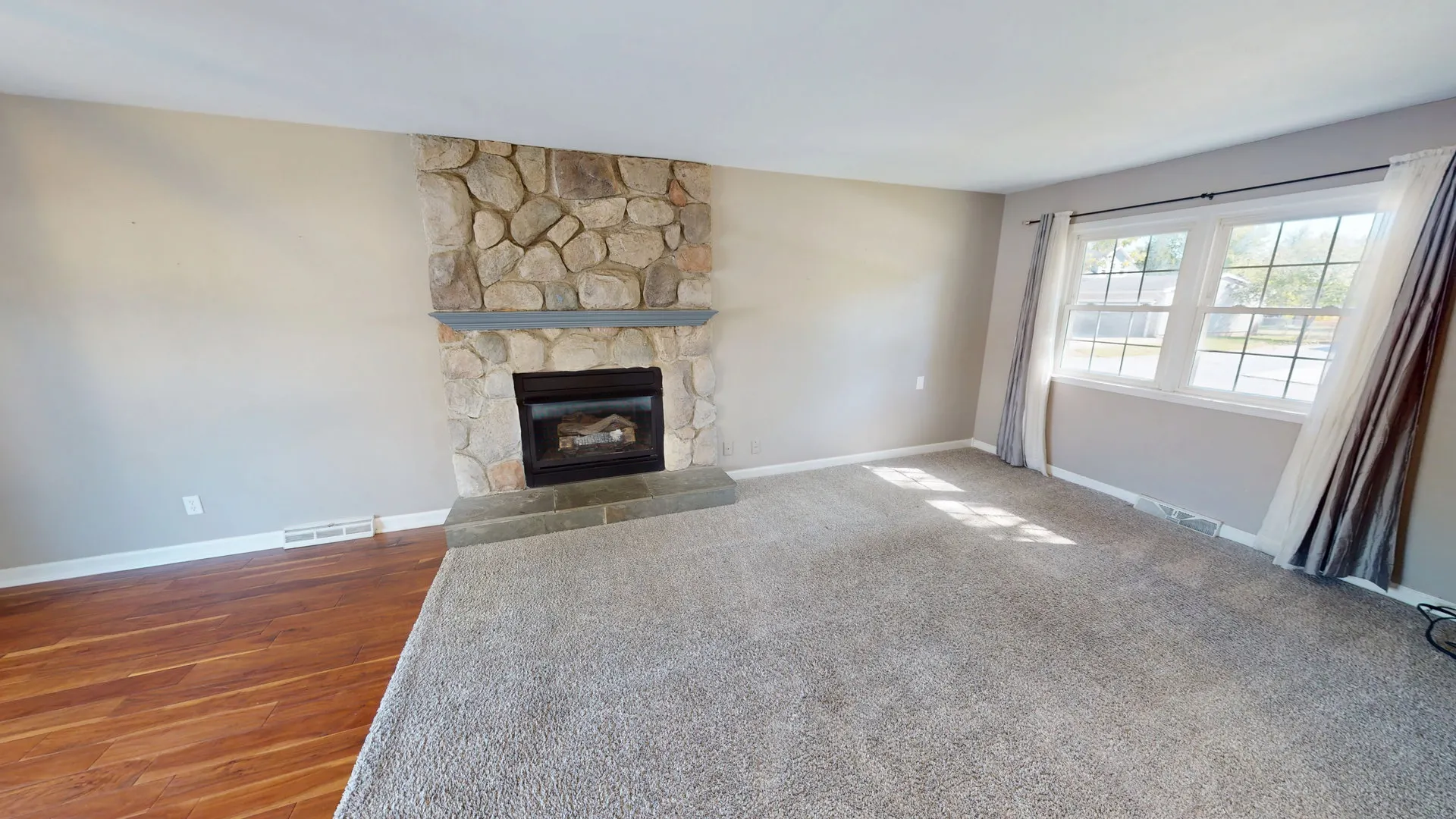 102 W Douglas Street IL