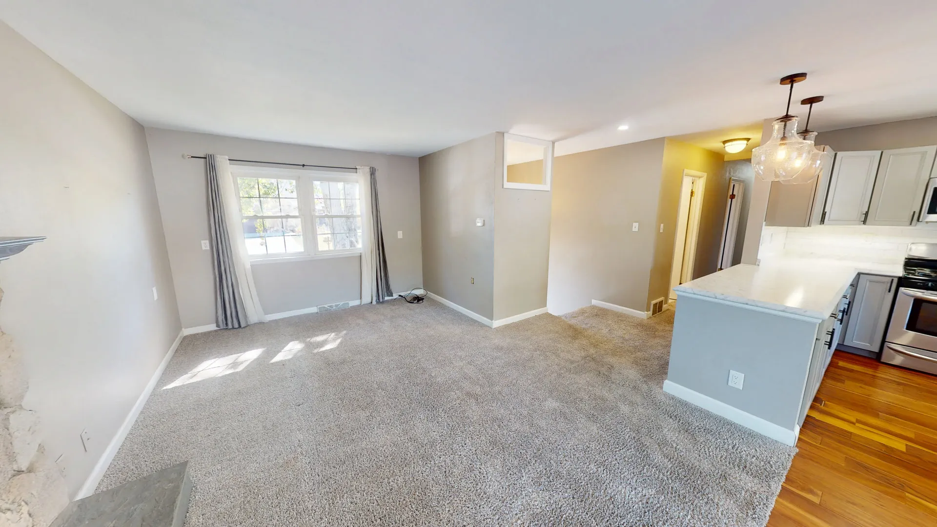 102 W Douglas Street IL