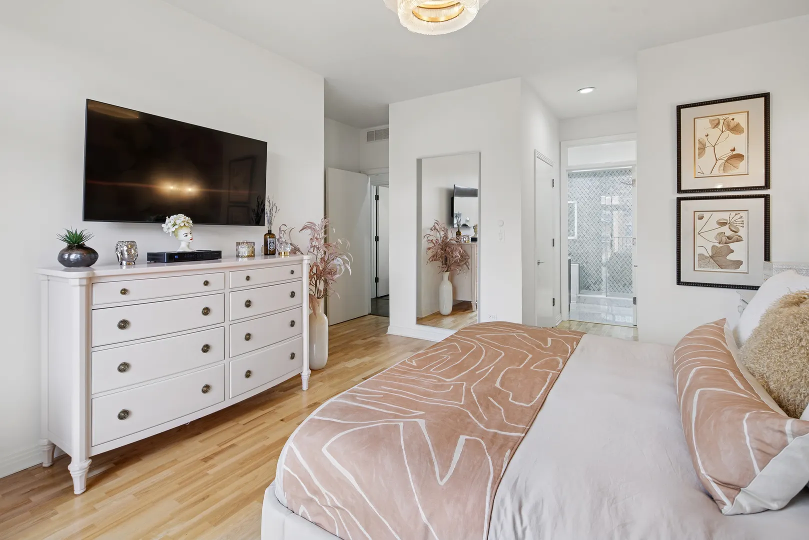 560 W FULTON Street 503 IL