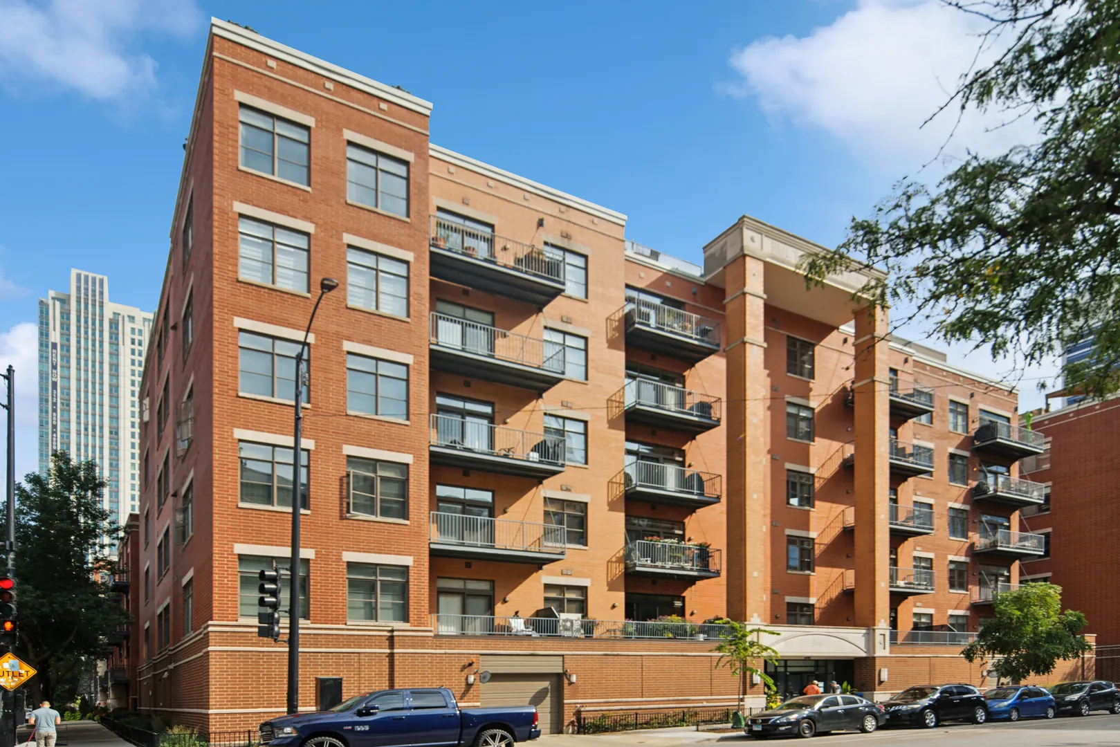 560 W FULTON Street 503 IL