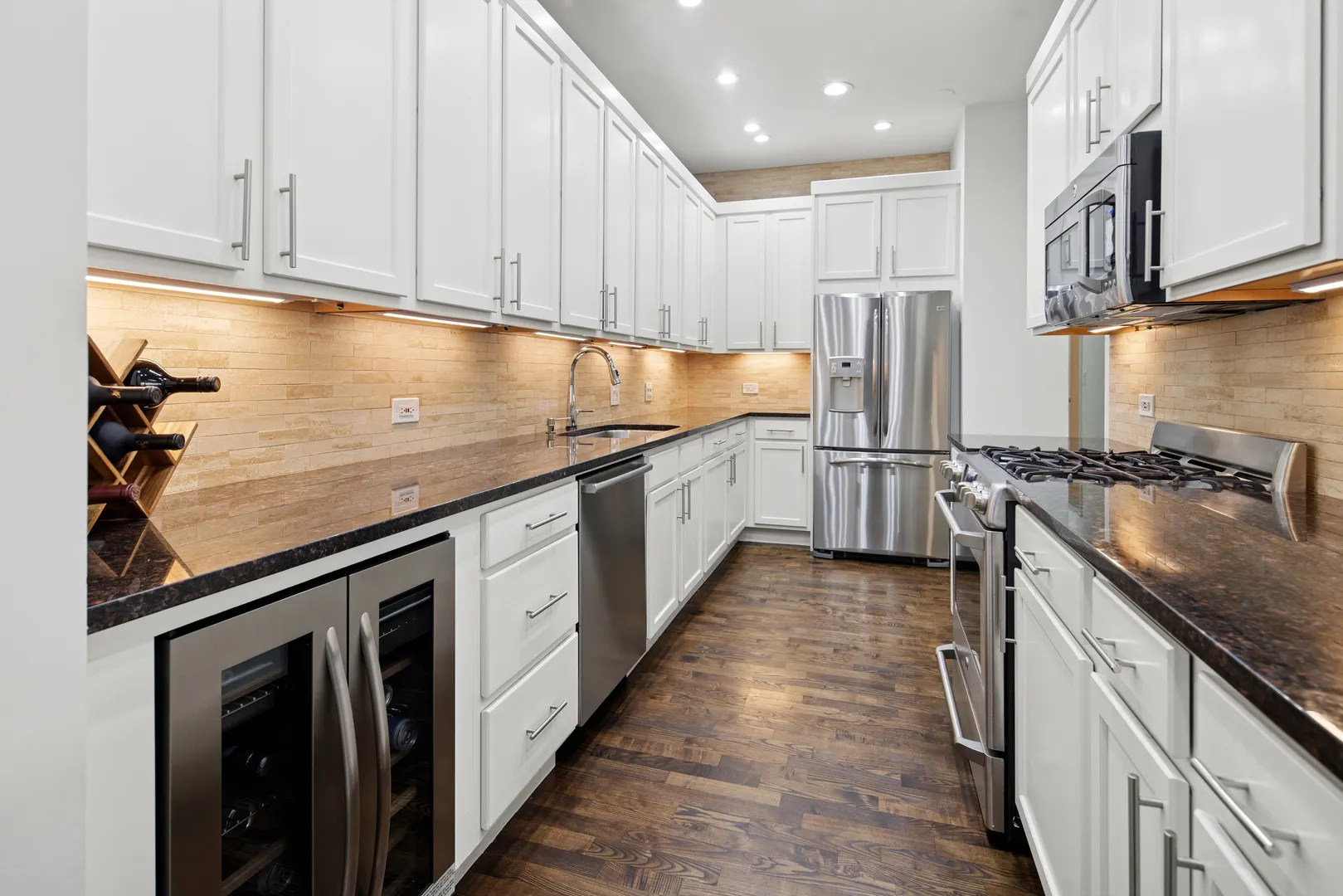 560 W FULTON Street 503 IL