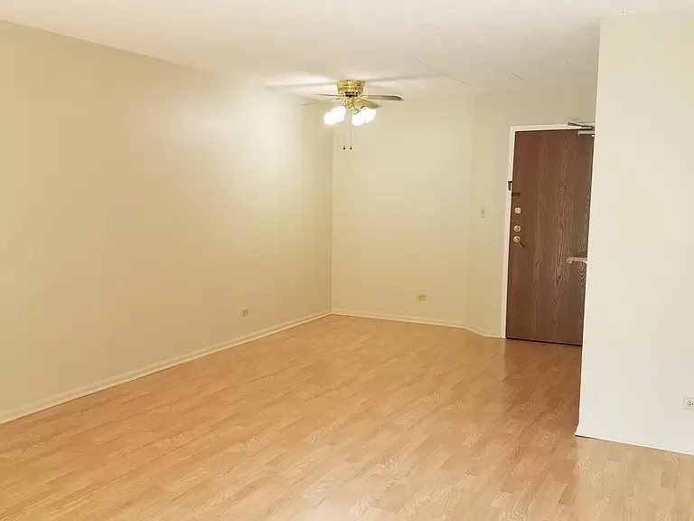 75 Kristin Circle 315 IL