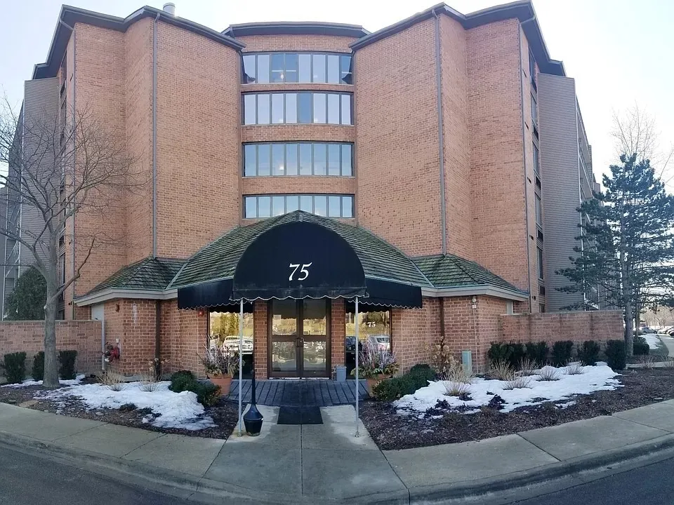 75 Kristin Circle 315 IL