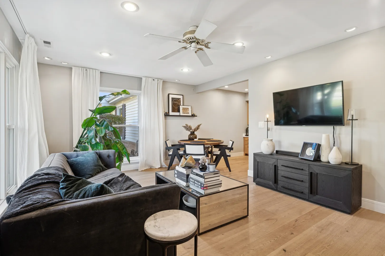 837 Pahl Road 837 IL