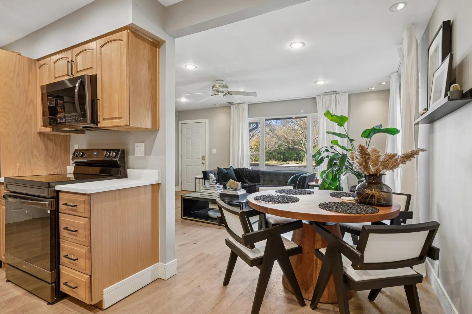 837 Pahl Road 837 IL