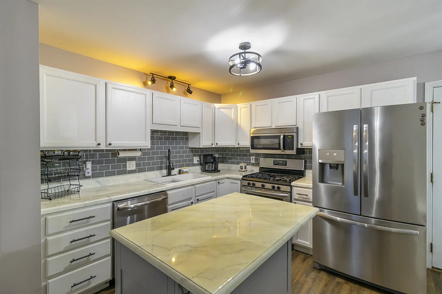 115 SE LAMPLIGHTER LOOP SE IL