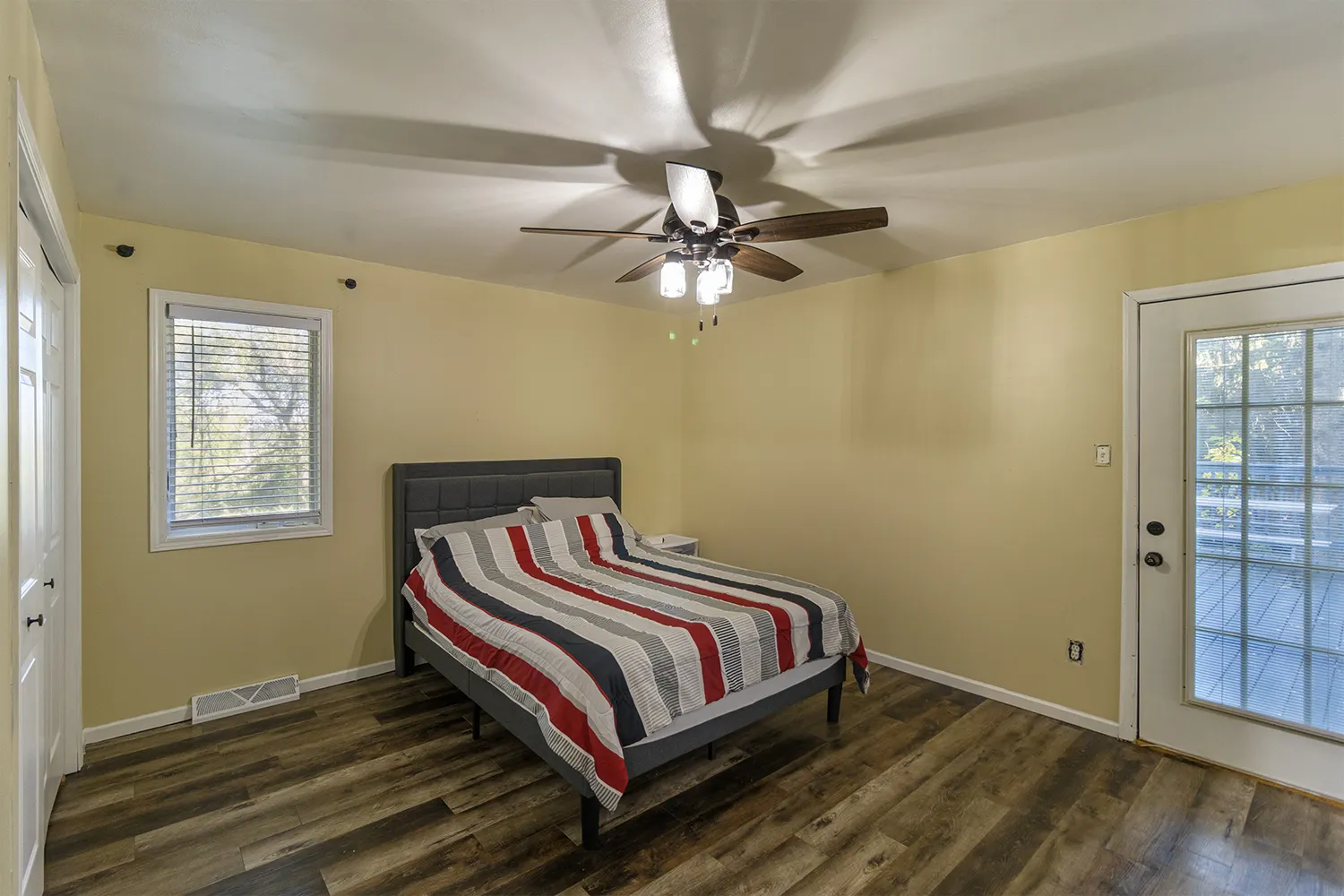115 SE LAMPLIGHTER LOOP SE IL