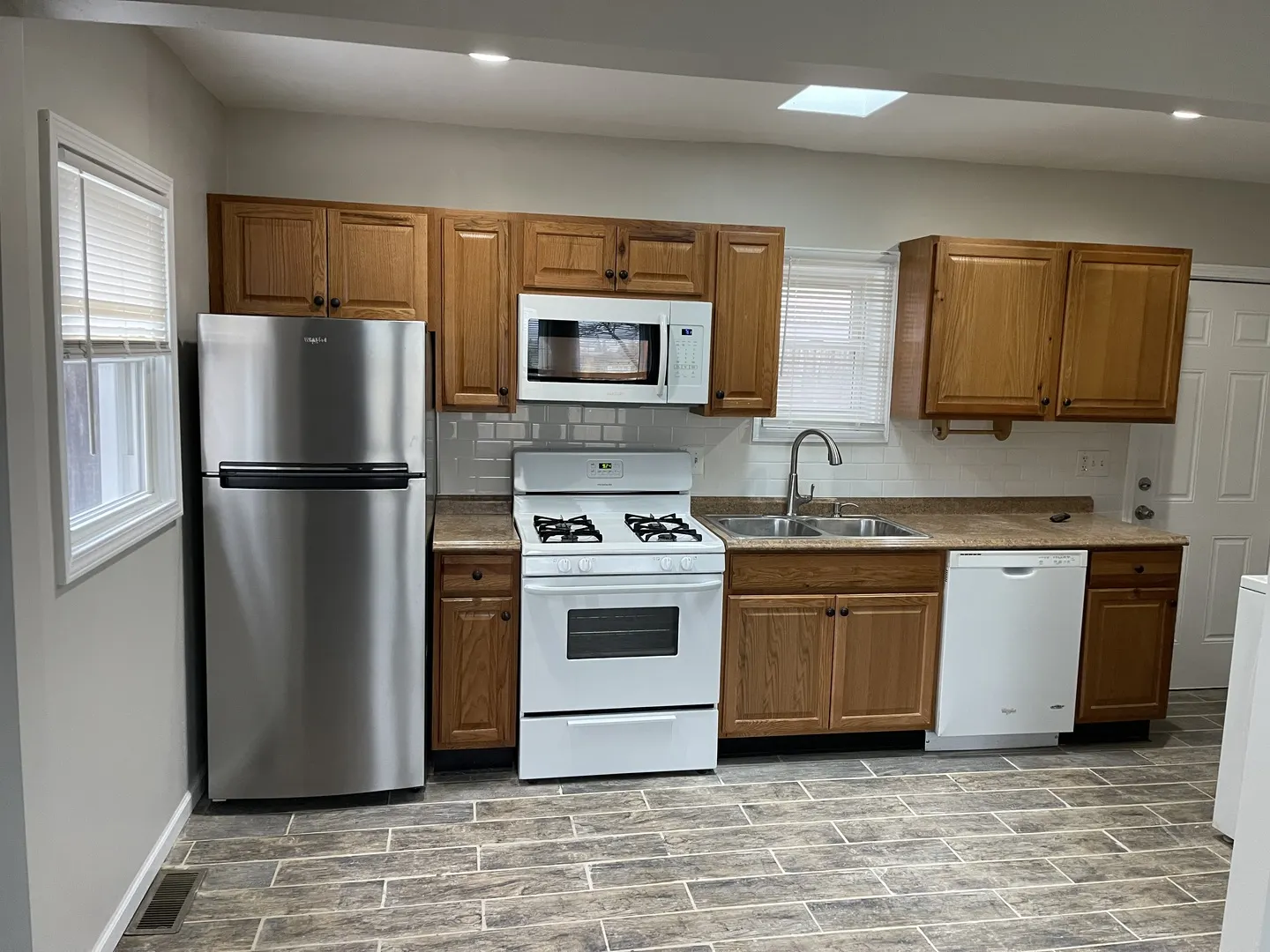 519 N Waukegan Road IL