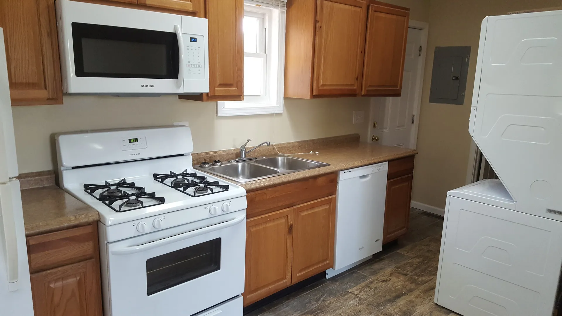 519 N Waukegan Road IL