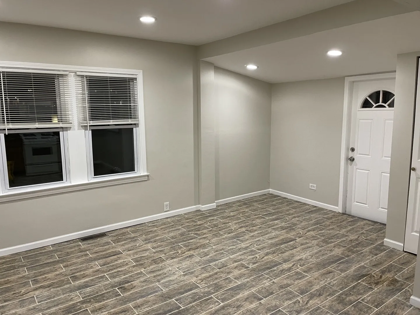 519 N Waukegan Road IL