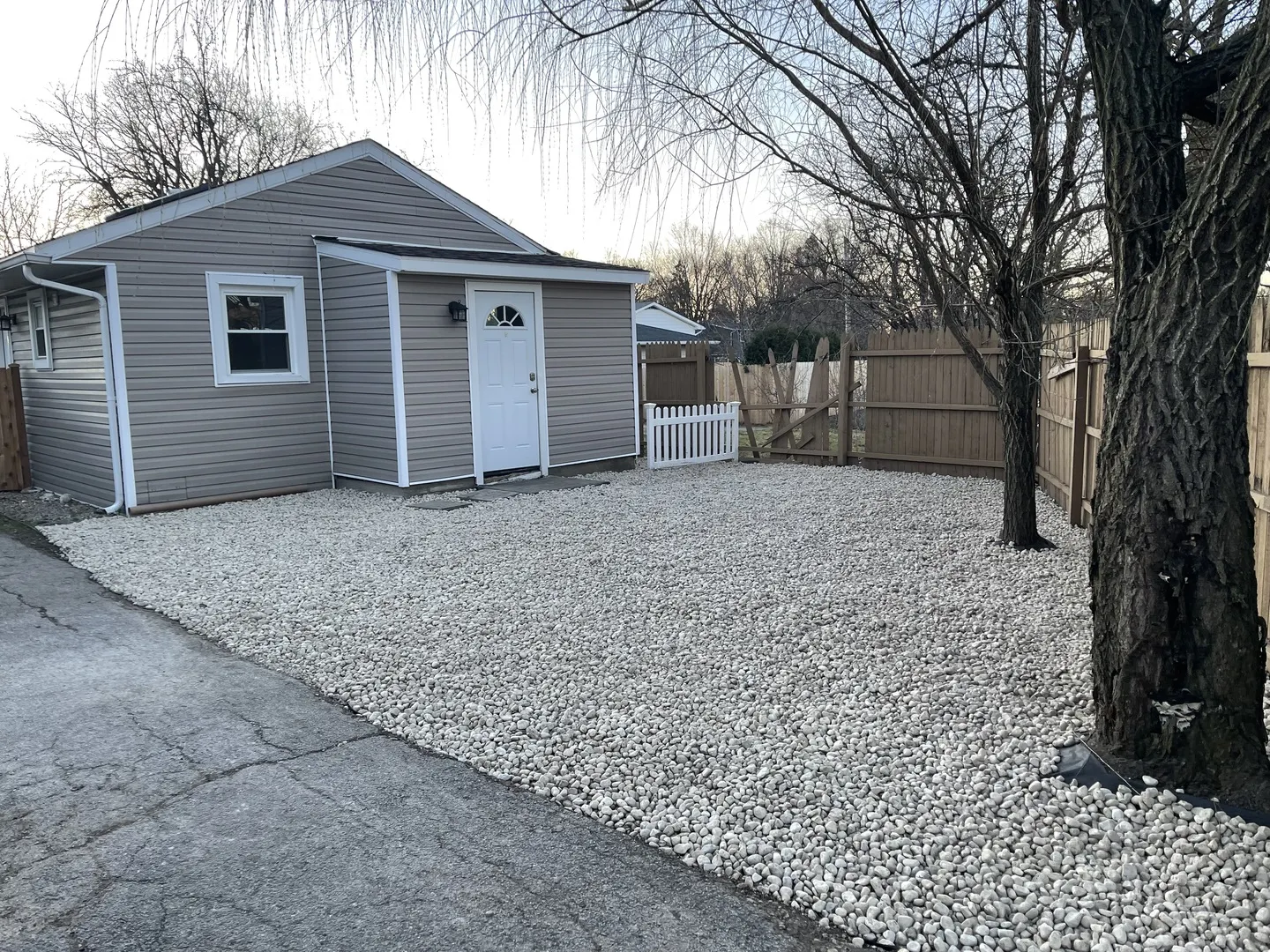 519 N Waukegan Road IL