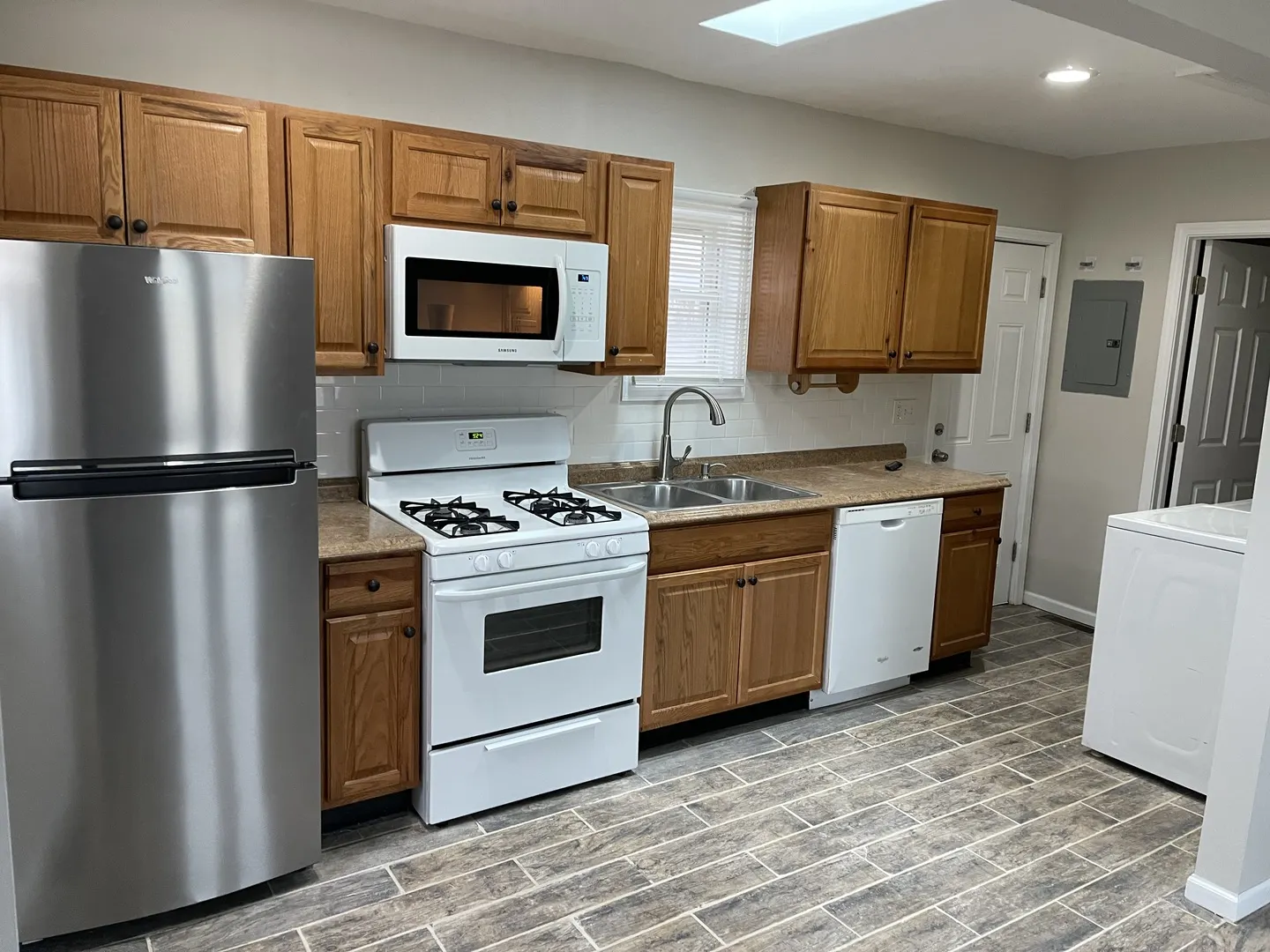 519 N Waukegan Road IL