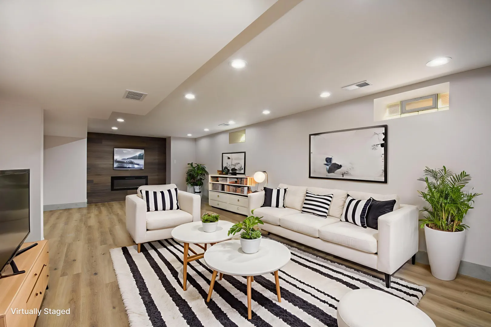 445 W 125th Street IL