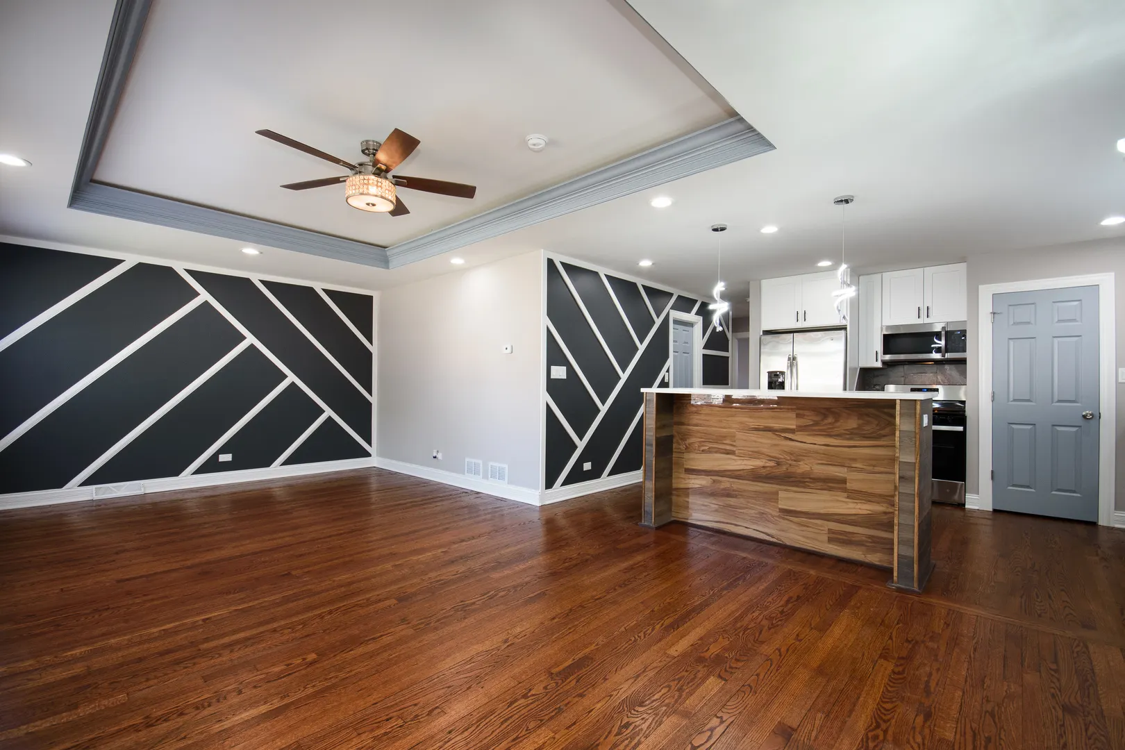 445 W 125th Street IL