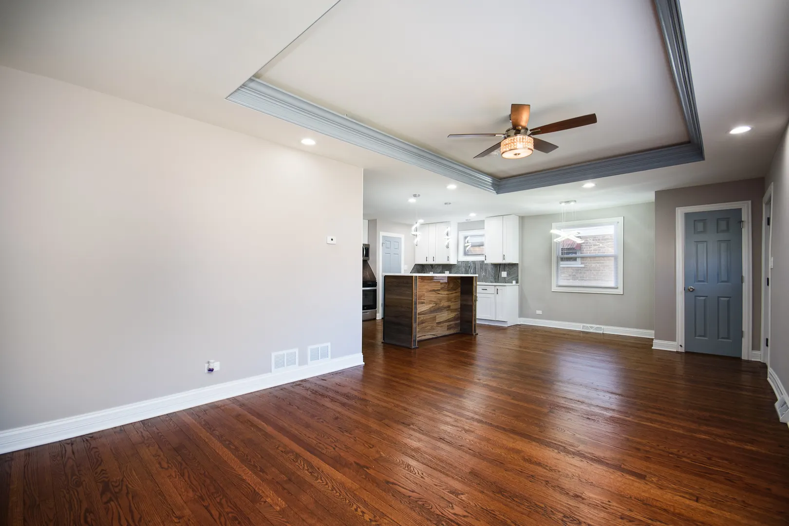 445 W 125th Street IL