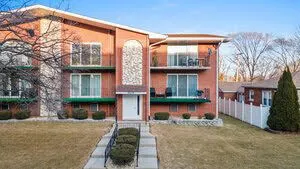 9609 S KOMENSKY Avenue 204 IL