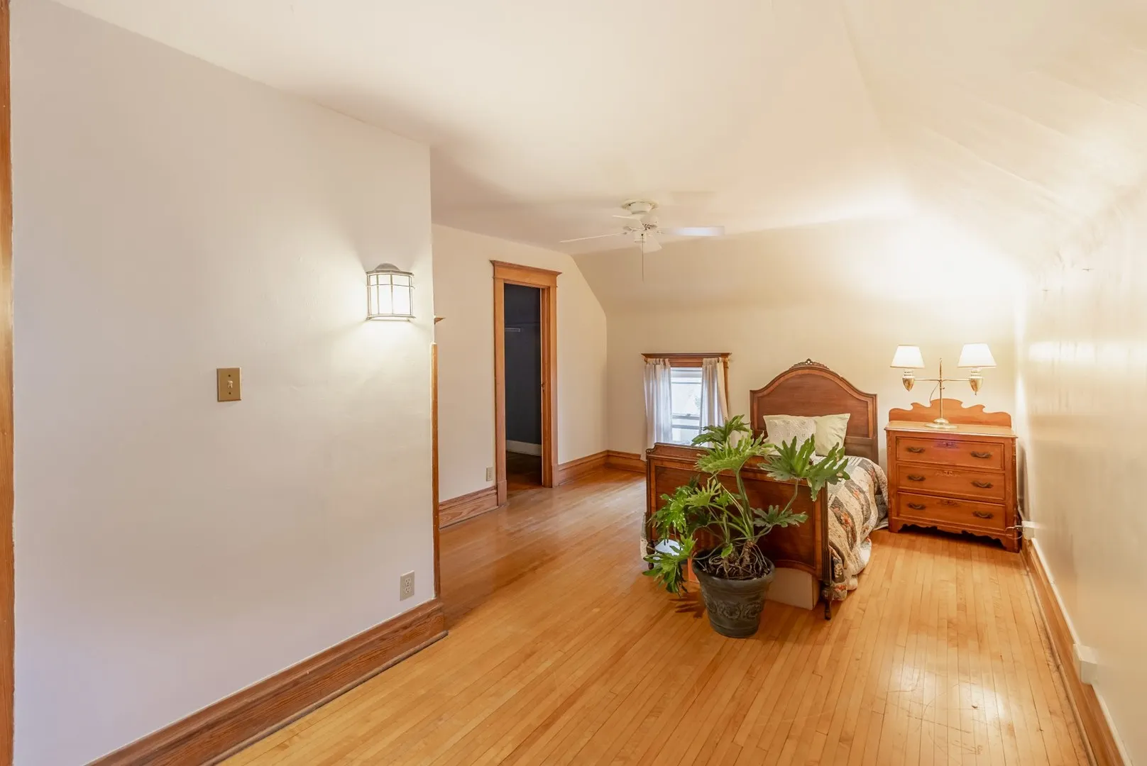 144 HILL Avenue IL