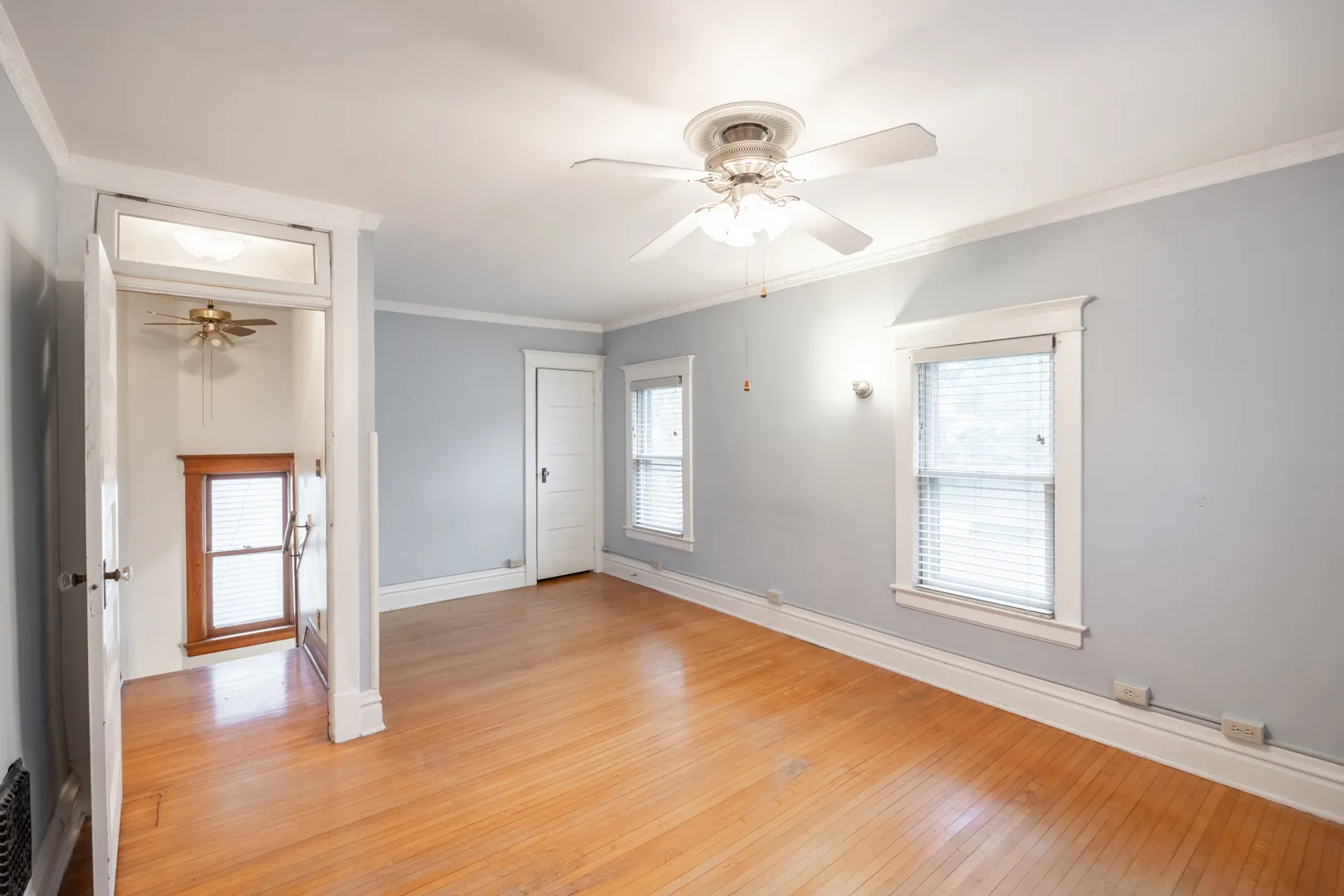 144 HILL Avenue IL