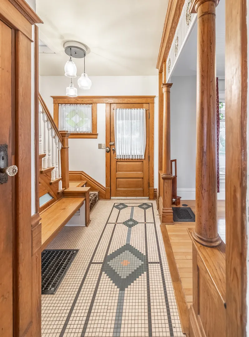 144 HILL Avenue IL