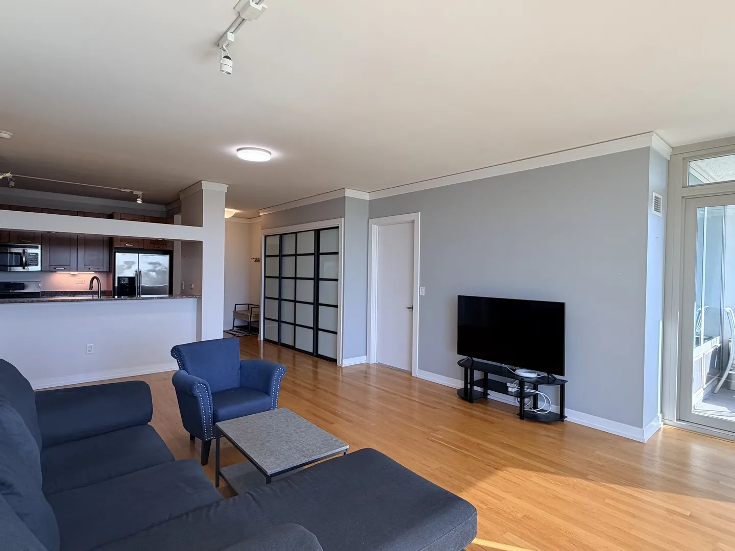 1570 ELMWOOD Avenue 802 IL