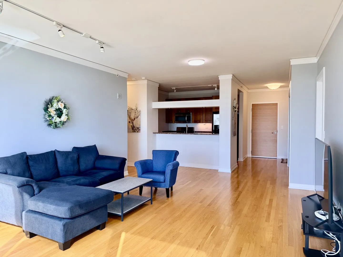 1570 ELMWOOD Avenue 802 IL