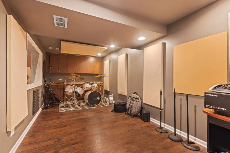 517 Meadowwood Lane IL