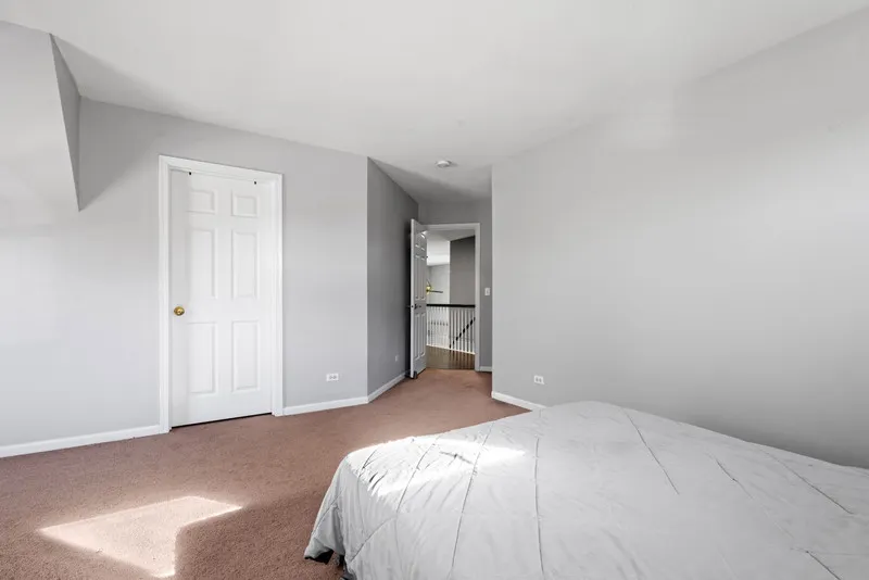 517 Meadowwood Lane IL