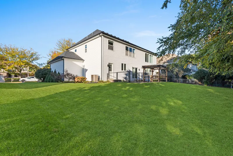 517 Meadowwood Lane IL