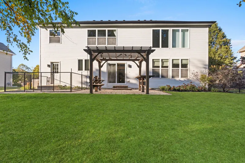 517 Meadowwood Lane IL