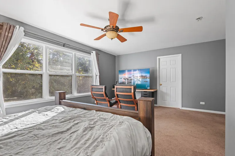 517 Meadowwood Lane IL