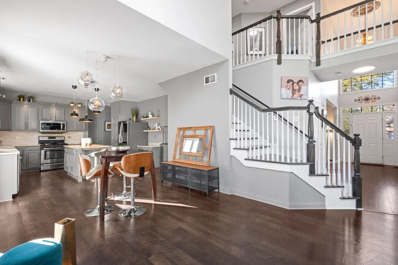 517 Meadowwood Lane IL