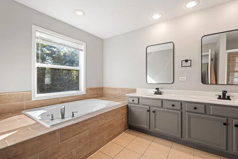 517 Meadowwood Lane IL