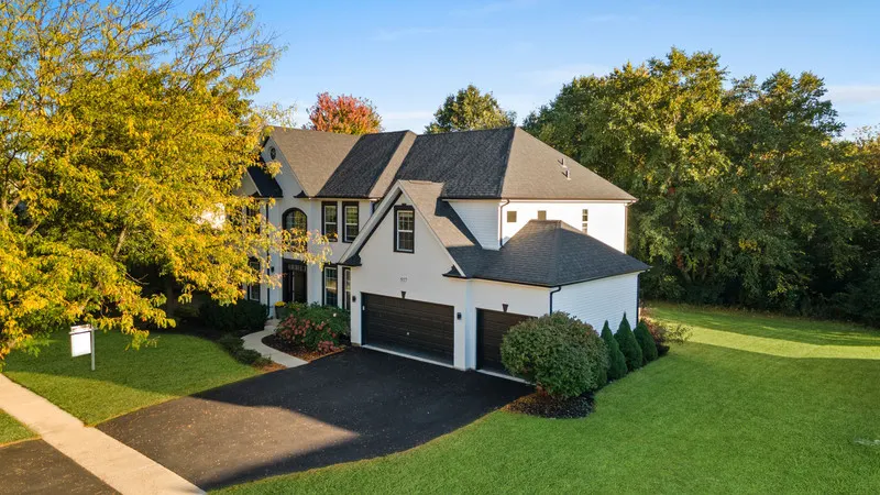 517 Meadowwood Lane IL