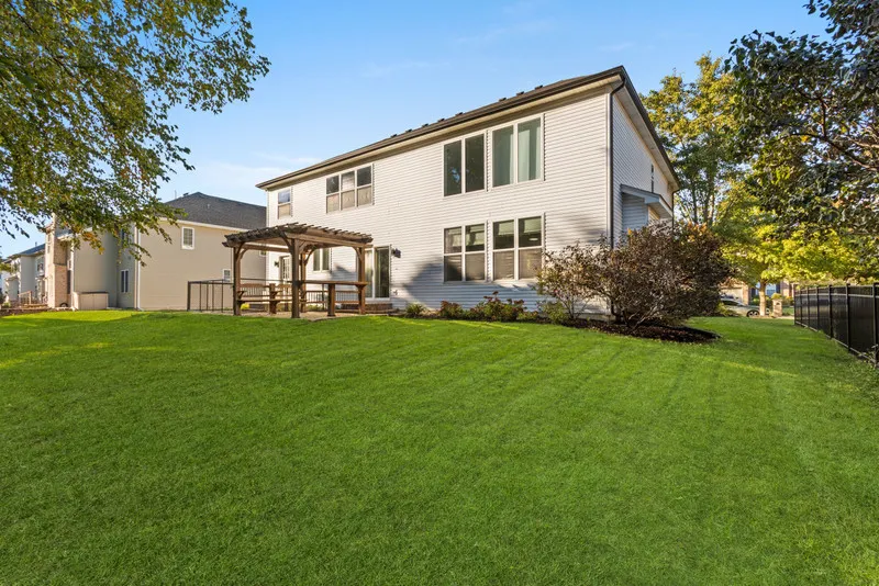 517 Meadowwood Lane IL