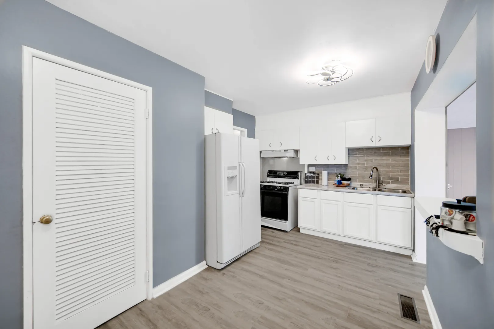 1455 Burnham Avenue IL