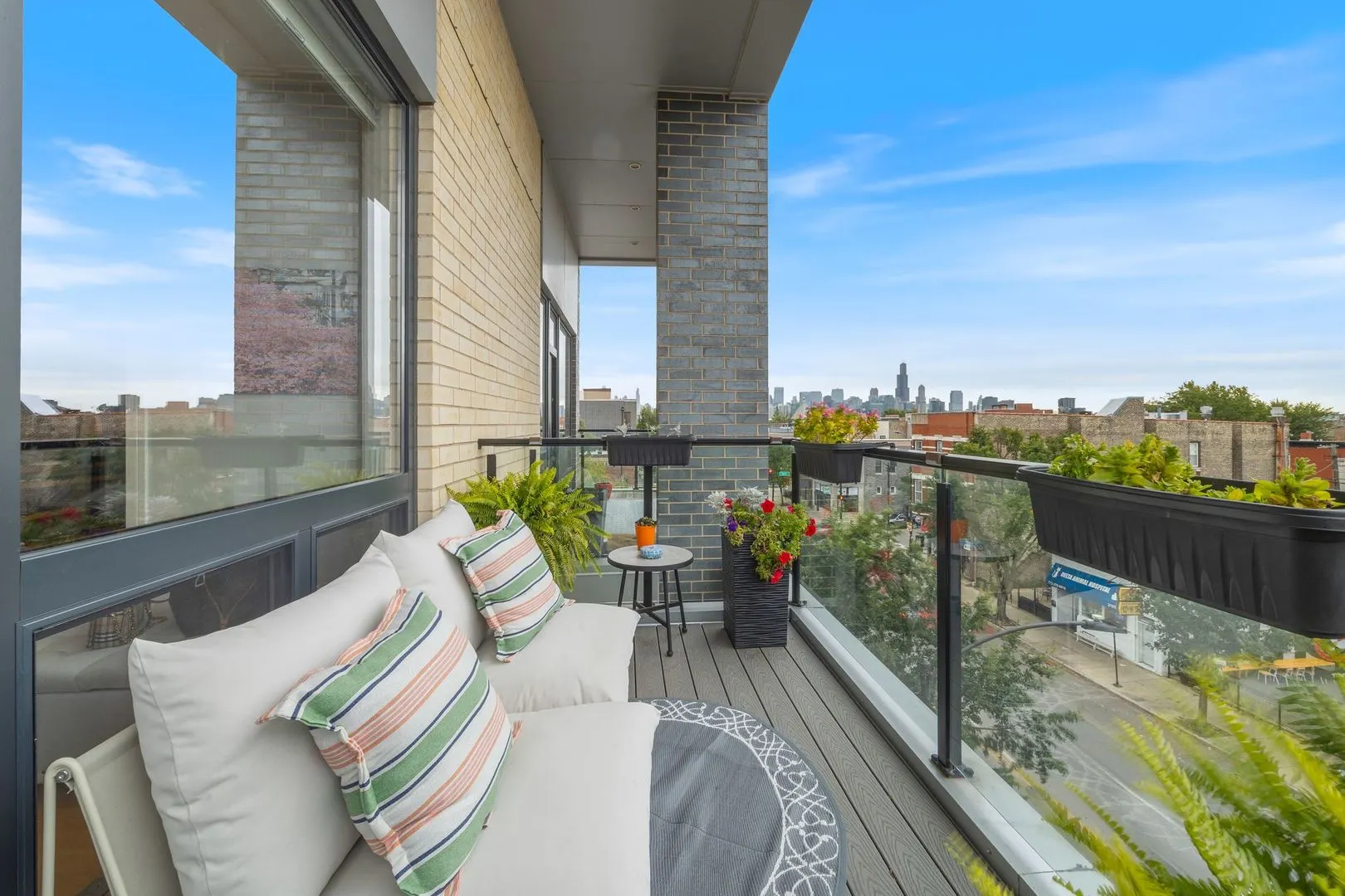 2116 W Chicago Avenue 3W IL