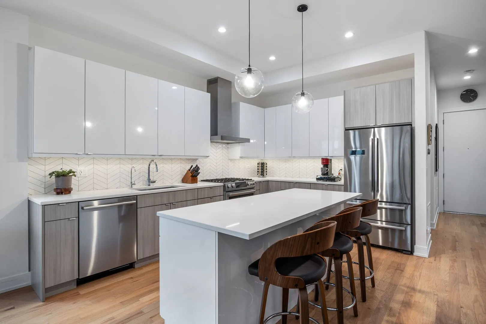 2116 W Chicago Avenue 3W IL