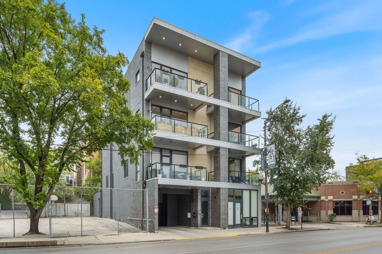 2116 W Chicago Avenue 3W IL