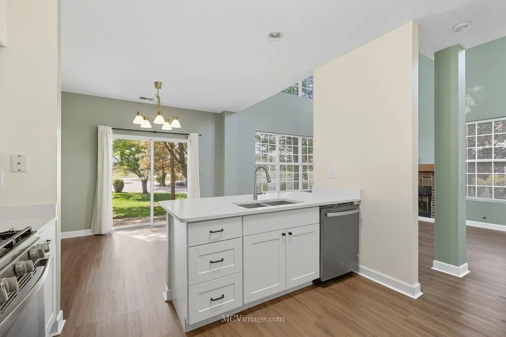 2824 Collins Court IL