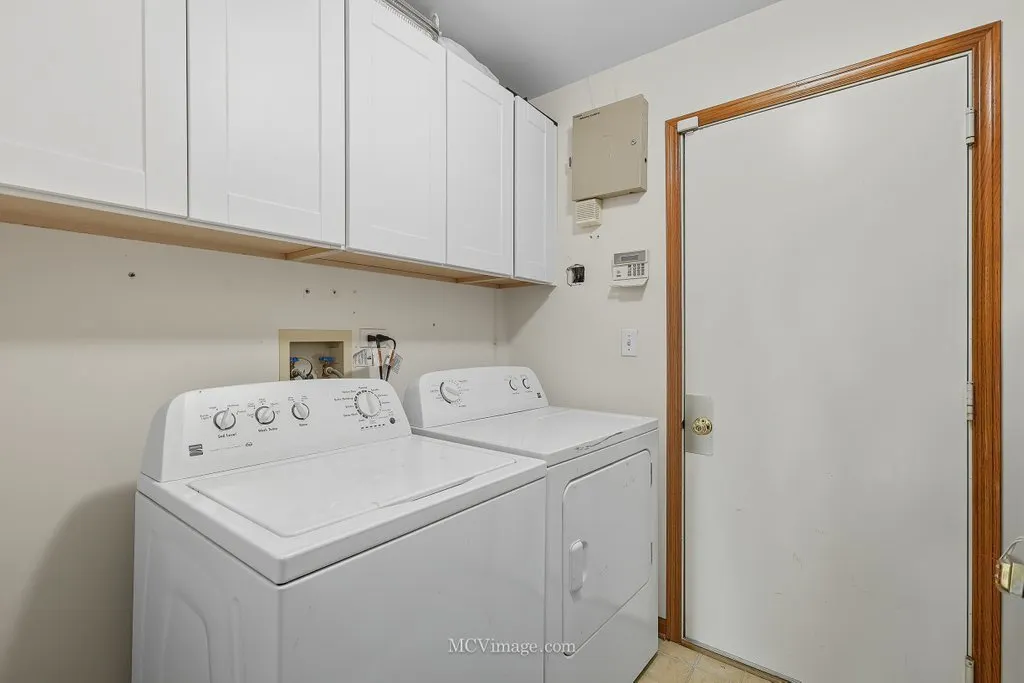 2824 Collins Court IL