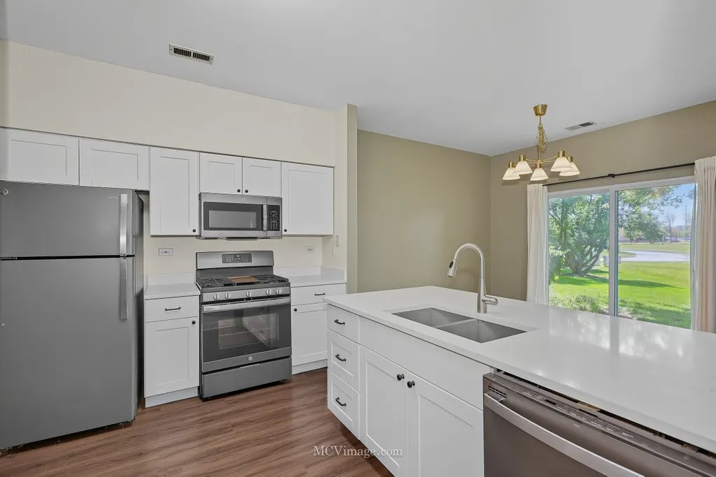 2824 Collins Court IL