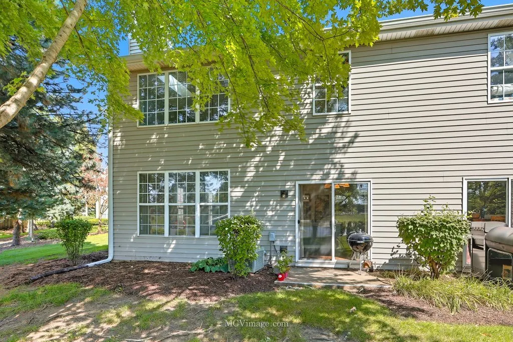 2824 Collins Court IL