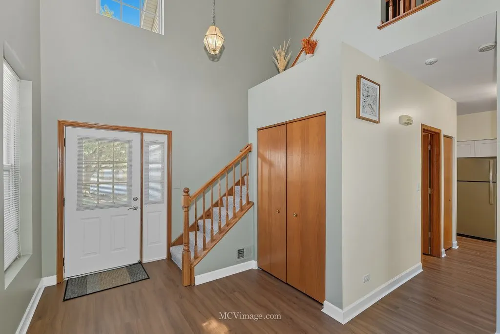 2824 Collins Court IL